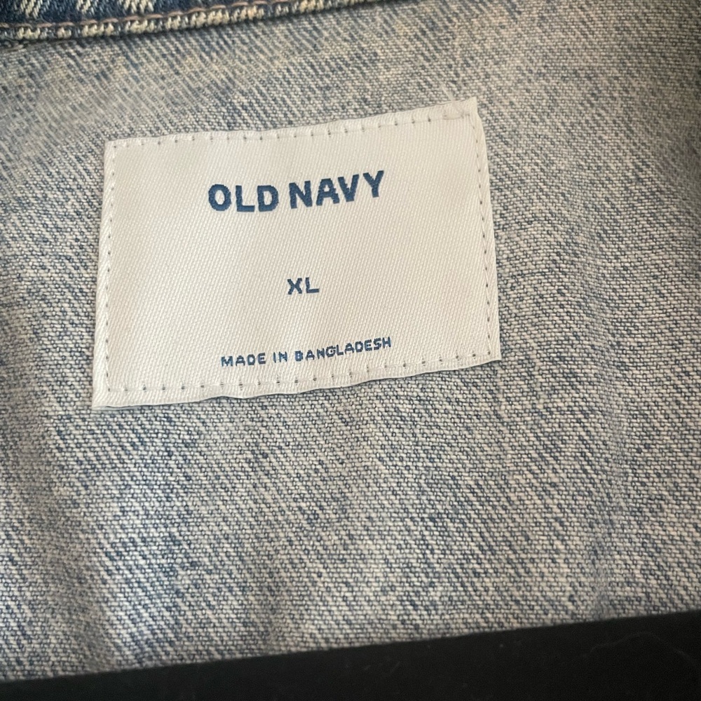 Old Navy Denim Jacket XL Light Wash Distressed Jean Jacket Classic Trucker - Picture 3 of 3